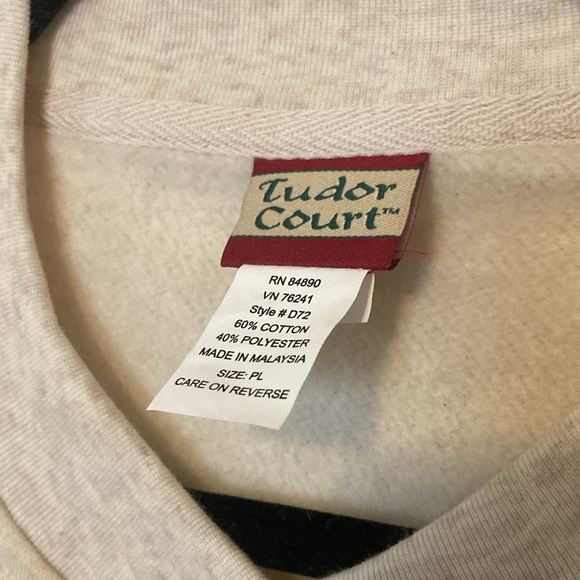 LAST CHANCE 🎁 Tudor Court Petite Snap Up Sweatshirt with Pockets - Picture 2 of 4